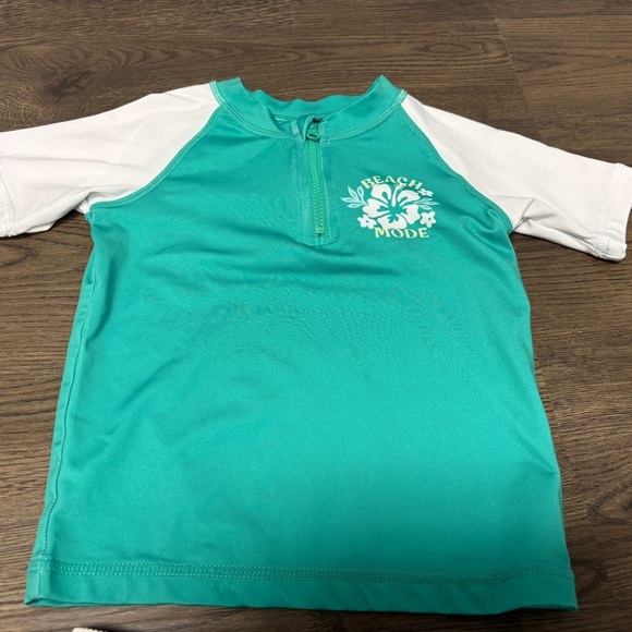 2T Wonder Nation Green & White Rashguard Swim Set, exclt cdtn, 15% off w 2+ bdle - Picture 2 of 7